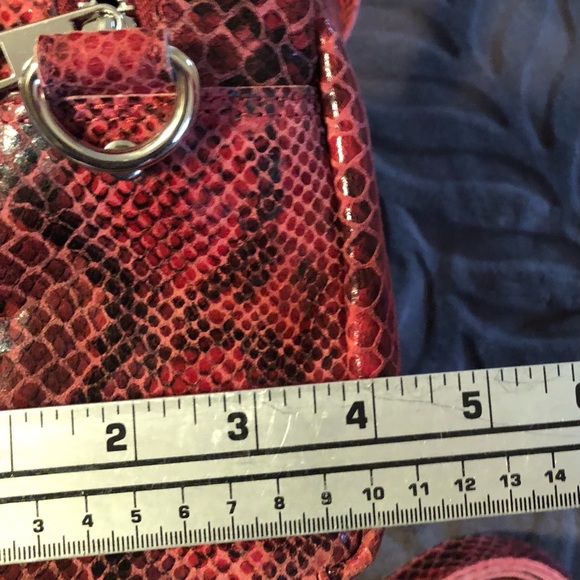 EUC Núnoo mini leather crossbody bag purse w additional straps. Red animal print - Picture 6 of 10